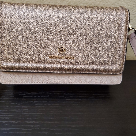 Michael kors Signature Jet Set Charm Small Crossbody - Picture 2 of 10